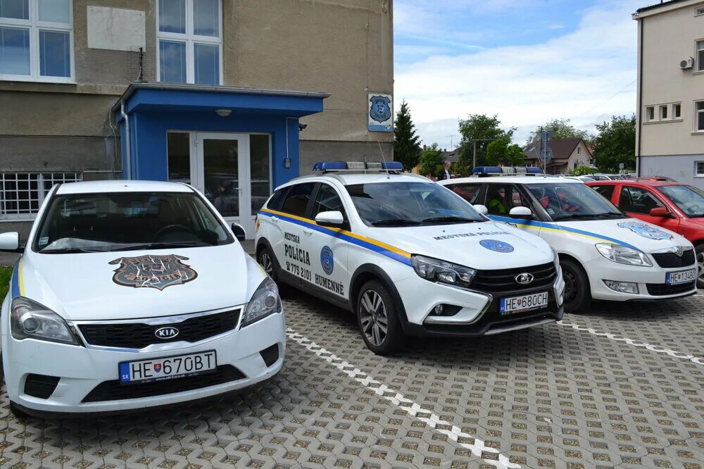 Полицейский автомобиль польши. Автомобили словакии. Жигули в сербии. Автомобили словакии. Автомобили словакии.