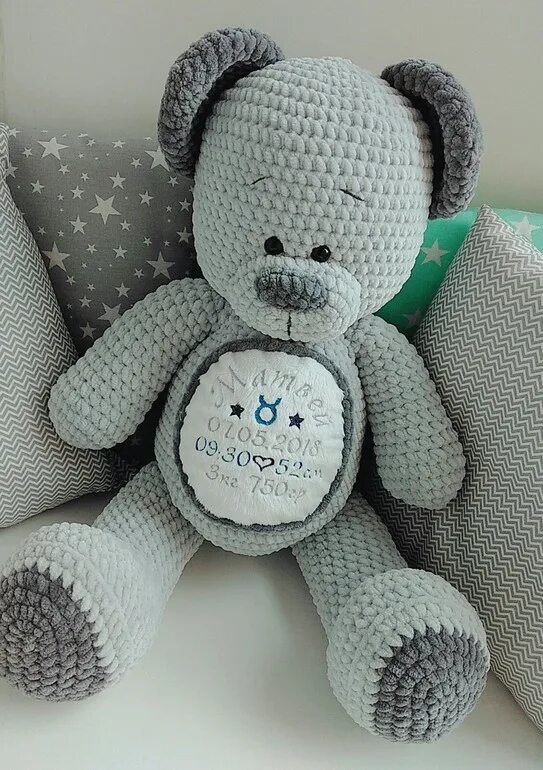 Мишка крючком из плюшевой пряжи описание. Плюшевый мишка амигуруми. Mishka amigurumi мишка. Мишка крючком из плюшевой пряжи. Мишка в платье из плюшевой пряжи.