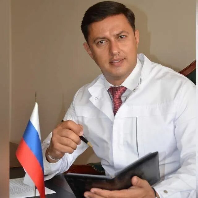 Лучший врач пятигорск. Лифенко роман александрович пятигорск главврач. лифенко главврач пятигорск. лифенко роман александрович. главврача больницы пятигорска романа лифенко.