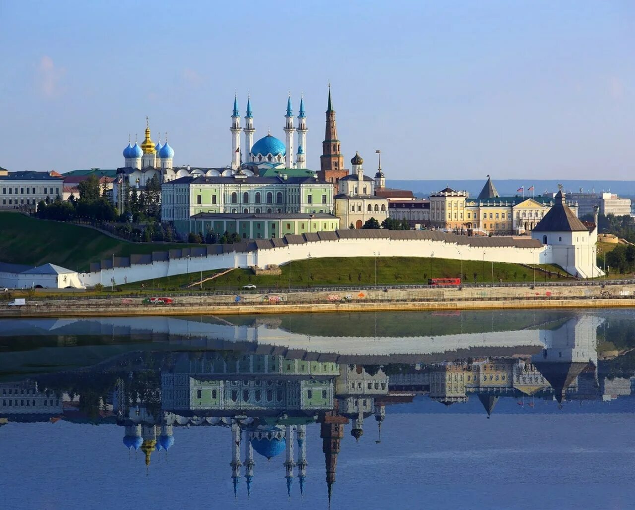 Путеводитель по казани карта. Путешествие в казань. Путеводитель по казани 2022. Достопримечательности казани на карте. Путеводитель по казани.