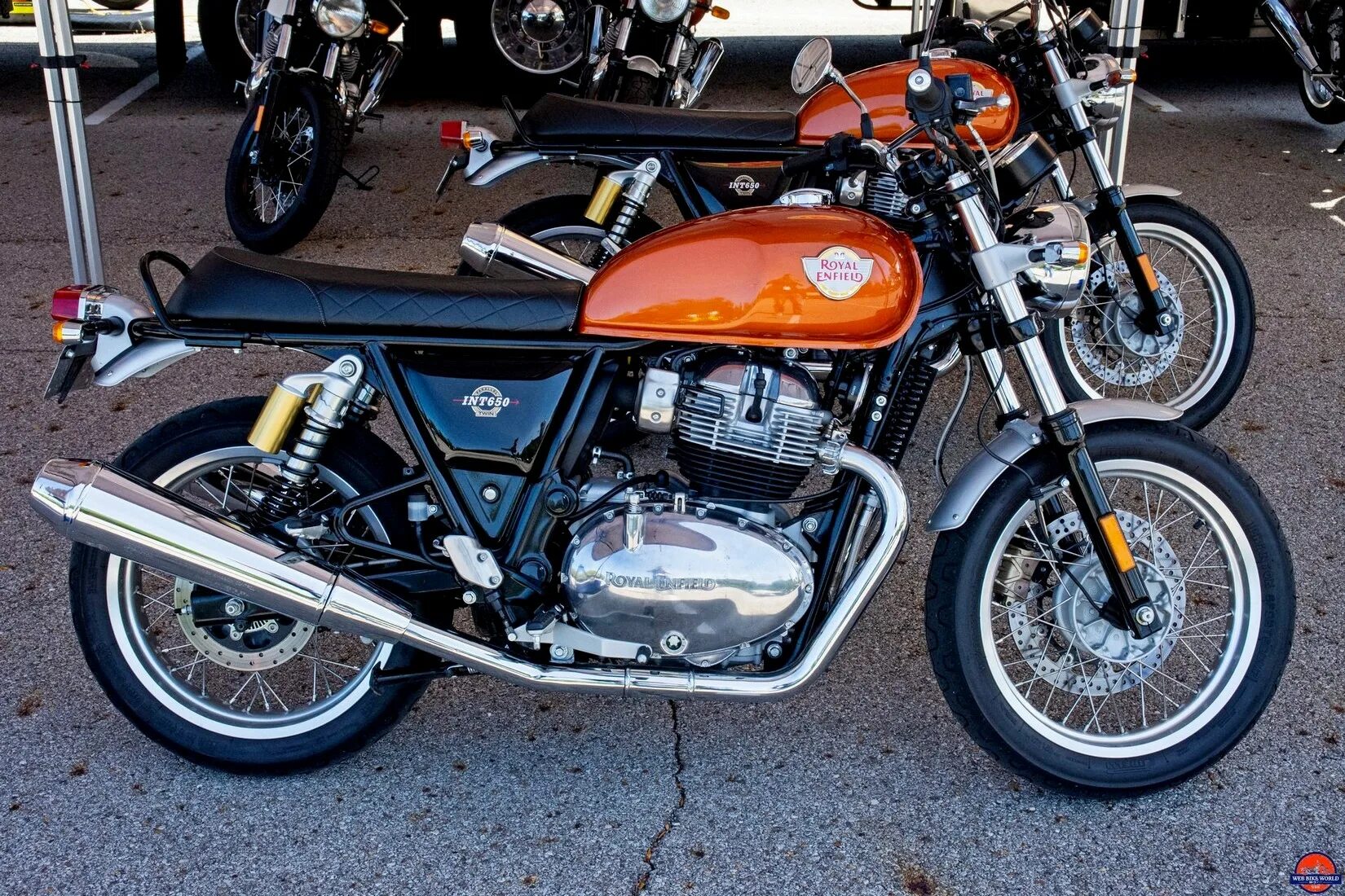 Royal Enfield Interceptor 650. Royal Enfield Continental gt 650. Роял Энфилд INT 650. Royal Enfield INT 650. Royal enfield 650 купить