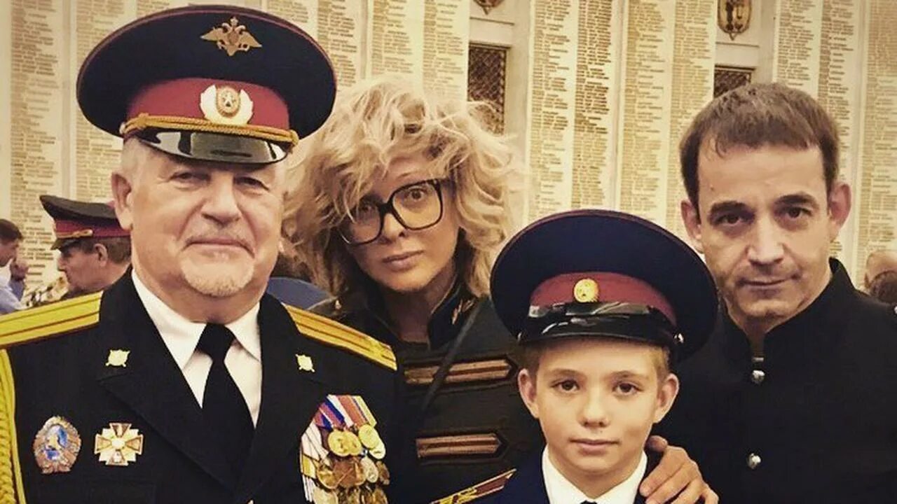 Сын дроздовой сейчас. Ольга дроздова певцова 2025. елисей певцов. дмитрий певцов и ольга дроздова фото с сыном 2025. ольга дроздова с сыном елисеем 2025.