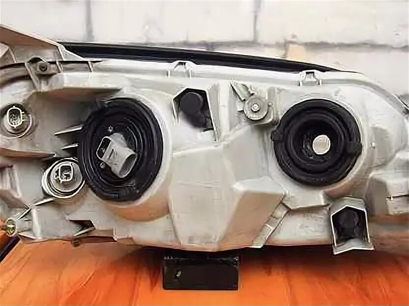 Полировка фар полная разборка фар - Toyota Mark II (110), 2 л, 2001 года кузовно