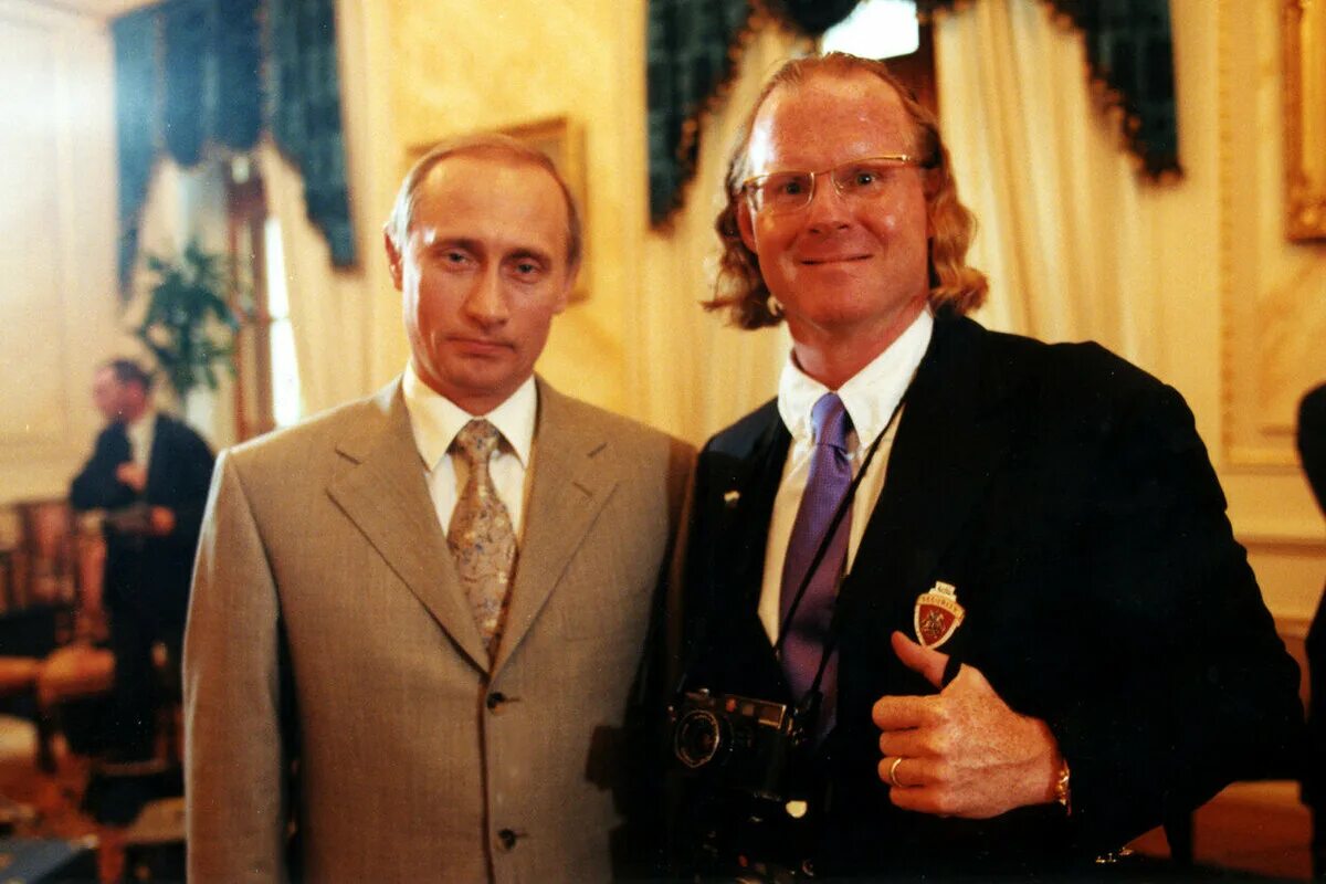 Вступила в 2000 году. Питер Тернли. Питер Тернли СССР. Peter Turnley фотограф. Peter Turnley в Москве.