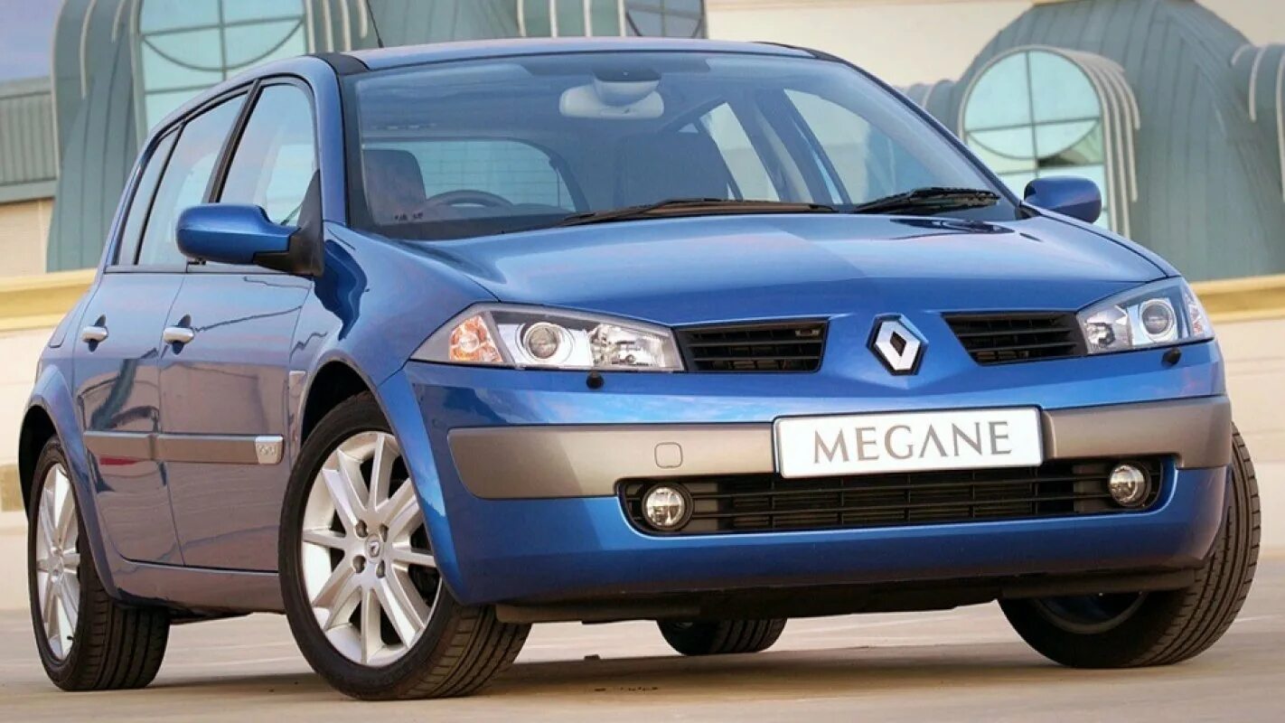 Как выглядит renault. Renault Megane 2. Рено Меган 2 2009. Рено Меган 2 2003. Рено Меган 2 седан.