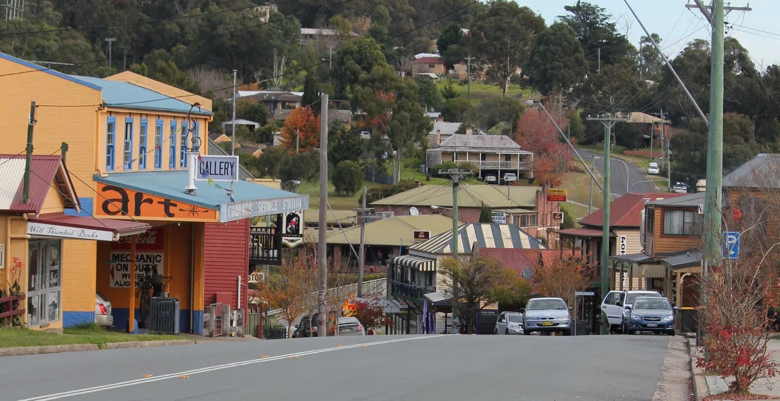 Австралия небольшие города. Город Aussie. Натерс город. Australia small Town. Own s перевод