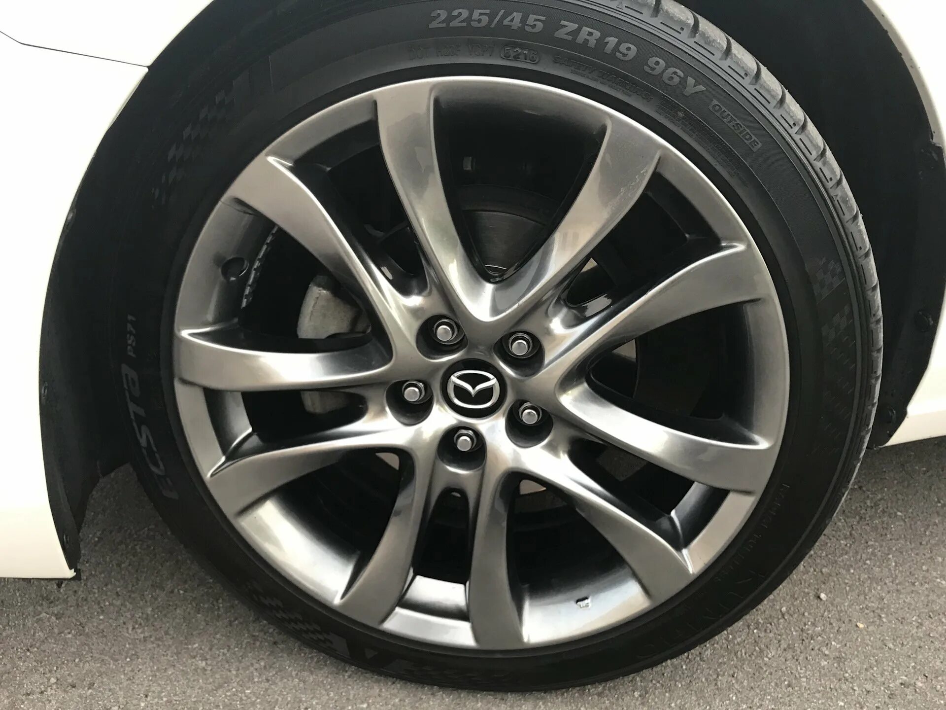 Размер резины мазда 6. Mazda 6 диски r19. mazda 6 gj диски r19. мазда 6 r19 графит. mazda 6 gh колеса 245/40 19.