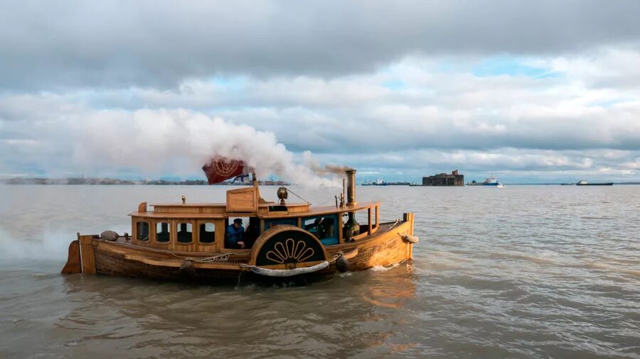 Первый русский пароход елизавета. Паромная переправа якутск. Сан франциско паром. Самый первый паром. Колесные пароходы миссисипи.