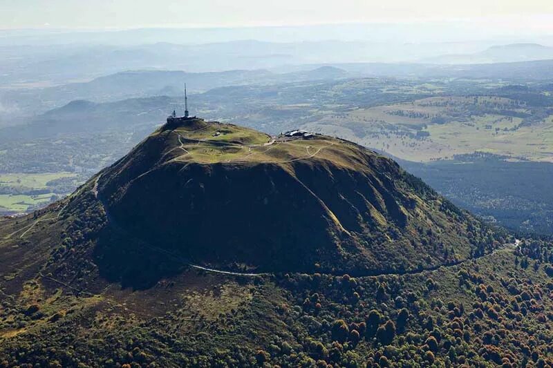 Вулкан пюи-де-дом. Наполеон жозеф бонапарт. Фото плон. Гора пюи де дом. Вулкан пюи-де-дом.