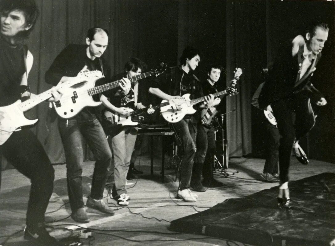 Игорь веричев новые композиторы. Новые композиторы валерий алахов и игорь веричев. Новые композиторы start (1987). Коди карпентер. Валерий алахов новые композиторы.