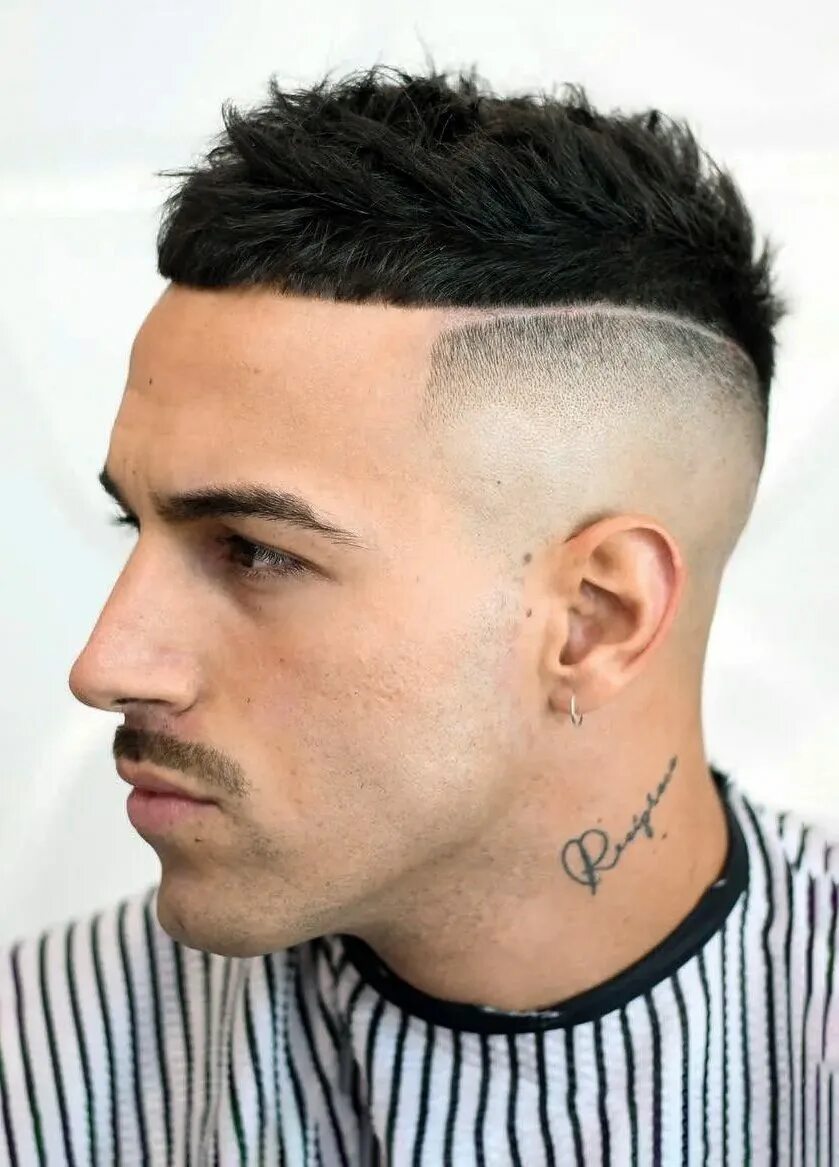 Грубый переход. Фейд, кроп, андеркат. Taper fade стрижка. Кроп фейд стрижка мужская. Лонг андеркат.