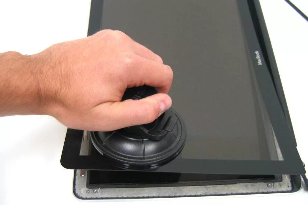 Планшет с разбитым экраном. Шлейф крепление на плату. Замена стекла air. Лобовое стекло автомобиля. Замена дисплея планшета.