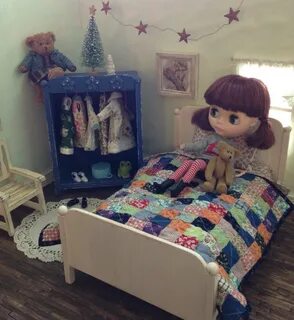 Устроим кукле комнату
