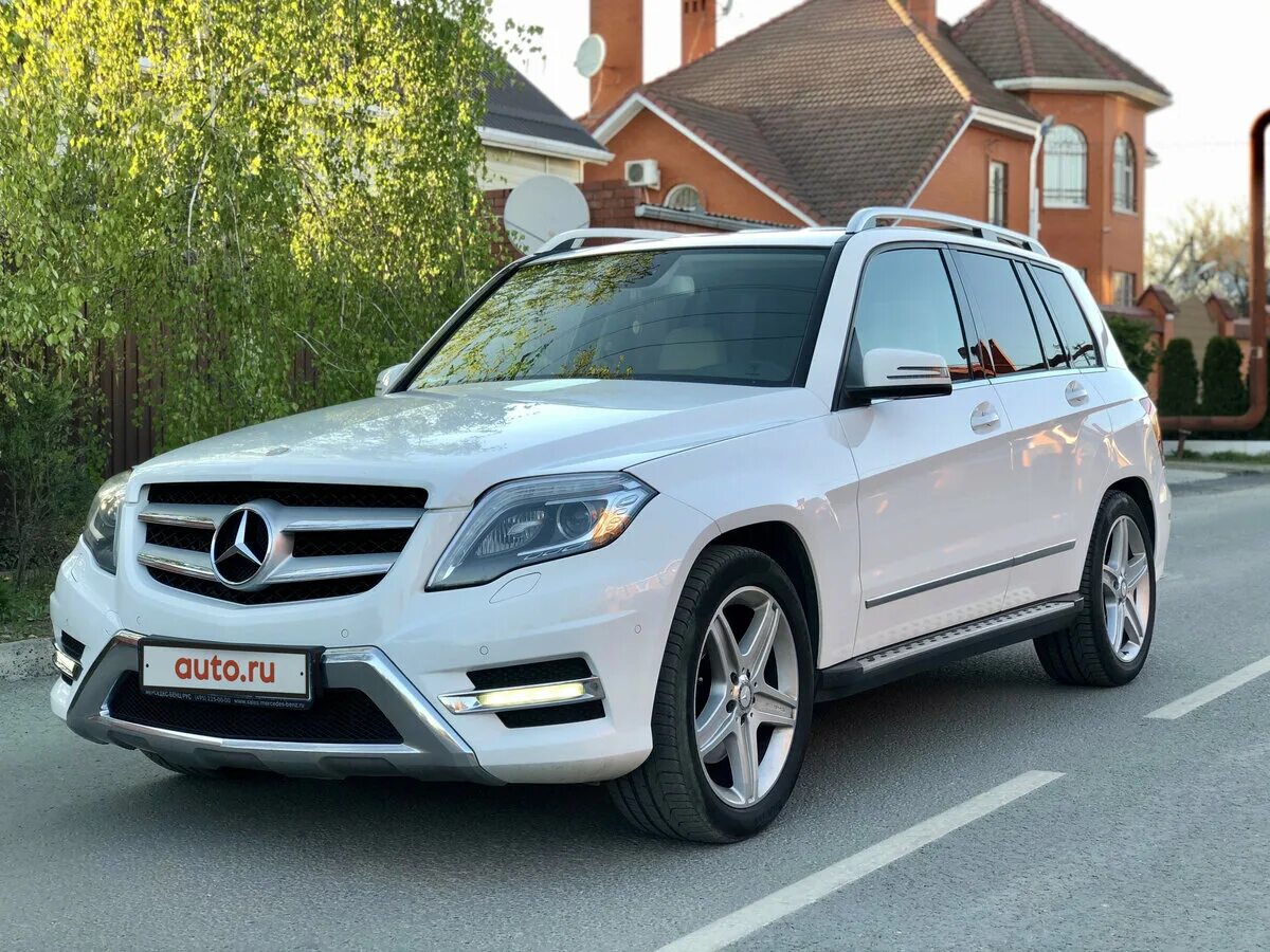 Купить мерседес 4 матик. Мерседес GLK 250. Mercedes GLK class. Мерседес GLK 250 белый. ГЛК Мерседес 2013.