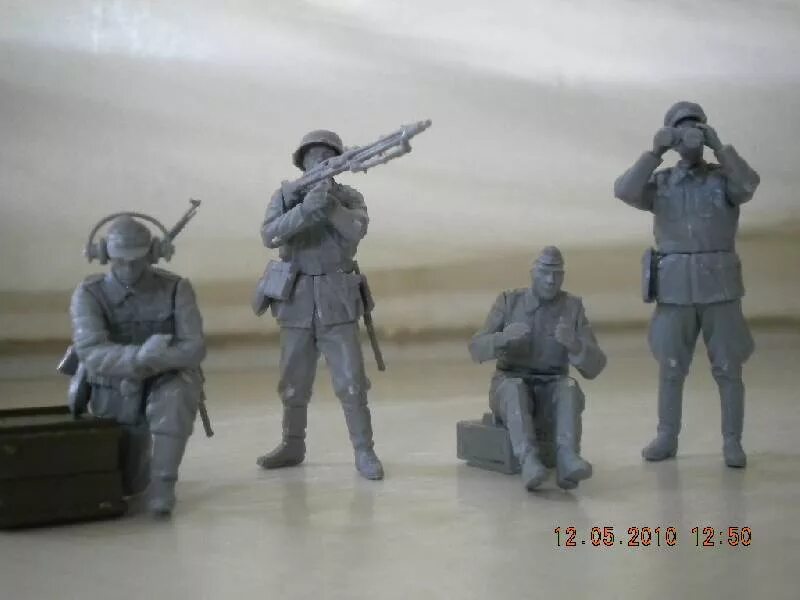 Экипаж экспедиция к девятой планете настольная игра. Звезда 3585 экипаж немецкого бтр масштаб. Ханомаг звезда 1 35. Экипаж звезда. Экипаж настольная.