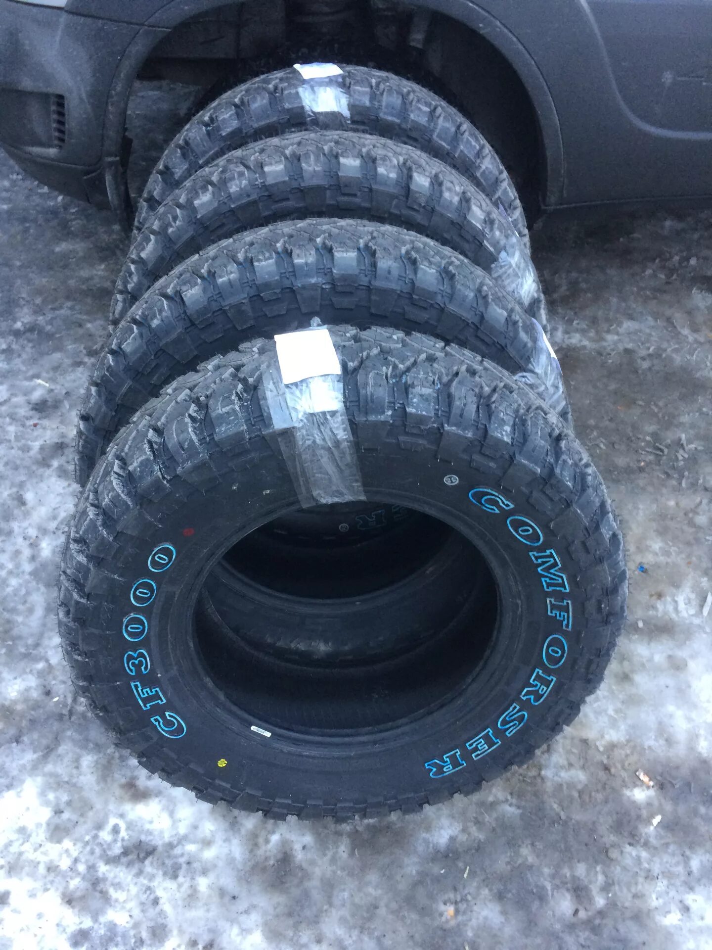 Купить резину 215 70 15. Шевроле Нива на резине 215/75-15. 215/75 R15. Шевроле Нива на резине 215/75 r15. МТ резина 215/75 r15 на ниву Шевроле.