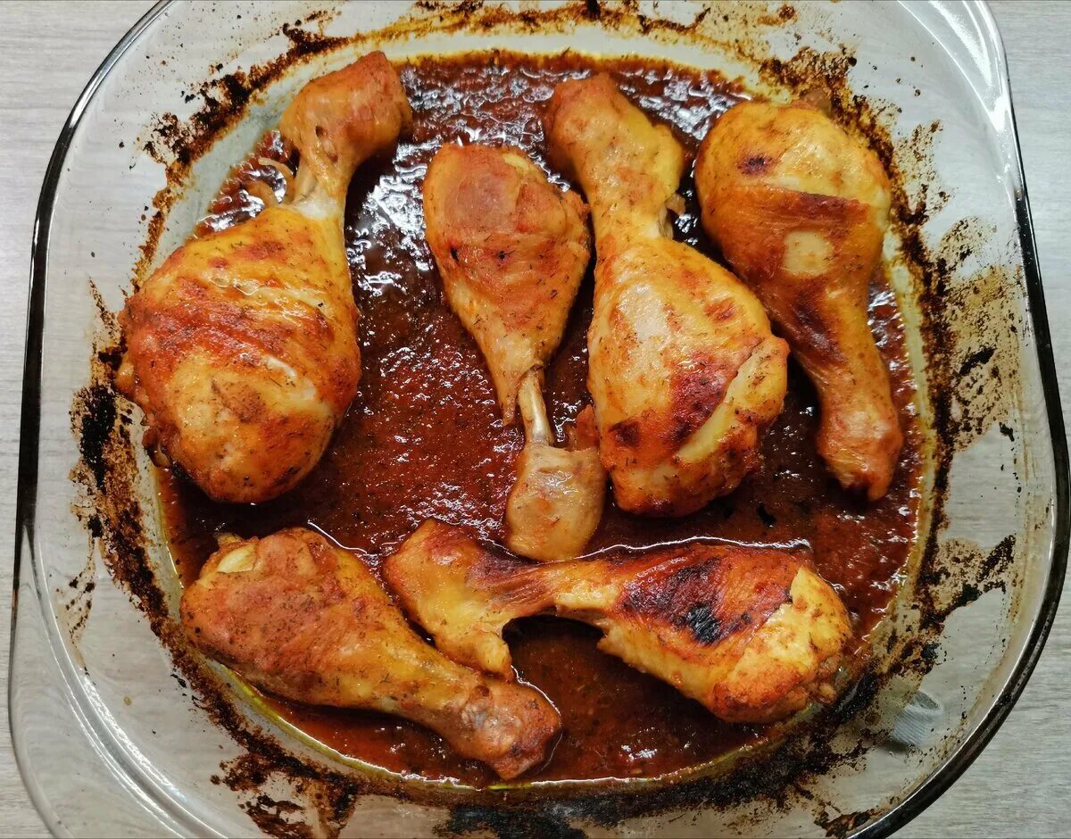 Куриные ножки с хрустящей корочкой на сковороде. Куриные ножки в духовке с хрустящей корочкой. жареные окорочка на сковороде. голень куриная жареная. куриные голени на сковороде.