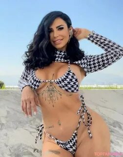 Slideshow lis vega onlyfans.