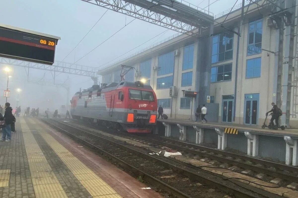 Поезд ростов. Ростовская городская электричка. Ближайший поезд на ростов на дону. Ближайший поезд на ростов на дону. Поезд дальнего следования.