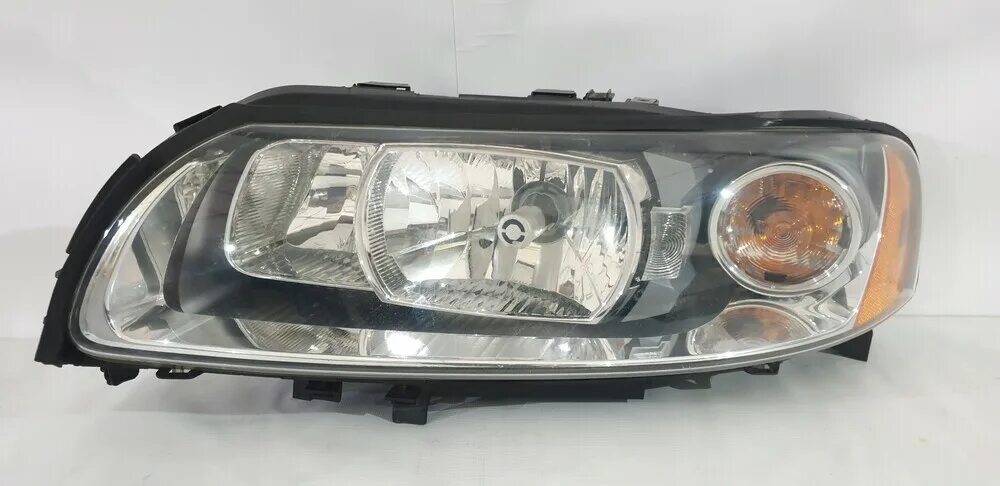 Фары volvo xc70 2006. Фары на вольво s60. Фары вольво s60. Фары на вольво s60. Фары на вольво s60.