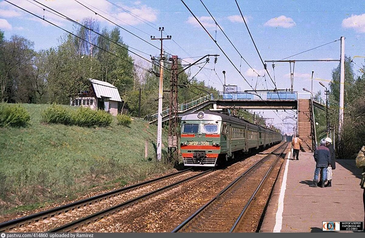 Пионерская (платформа). Пионерская станция электрички. Станция Пионерская белорусское направление. Платформа Пионерская белорусского направления.