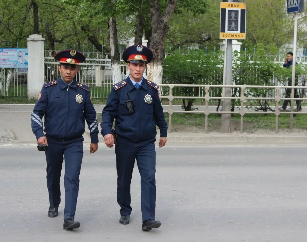Патруль ппс. Полицейский патруль 3. Патруль 3. Конструктор уникон роботы. Форма казахстанского полицейского.