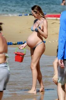 Candice Swanepoel Pregnant Bikini Pics - Vitoria, Brazil 06/05/2018.