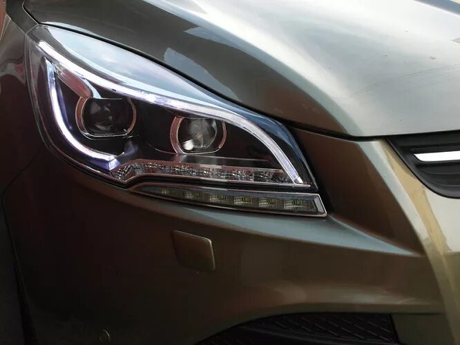Led фары форд куга 2. Фара форд куга 1. Форд куга 2 белый реснички. Фары ford kuga 2. Фара форд куга 2 рестайлинг.