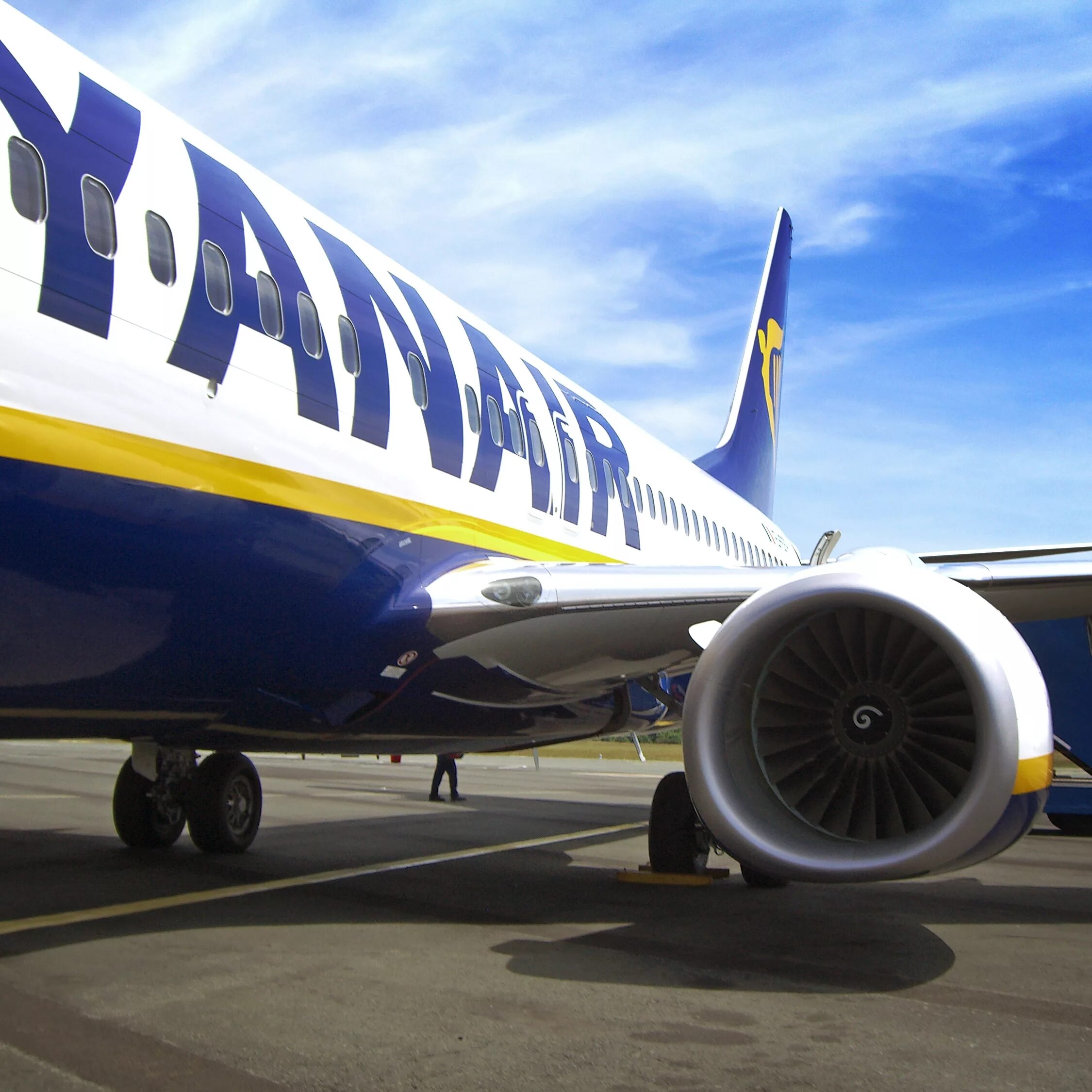 Купить авиабилеты ryanair. Райанэйр самолеты. Самолеты авиакомпании Ryanair. Лоукостер Райнэйр. Ryanair 1984.