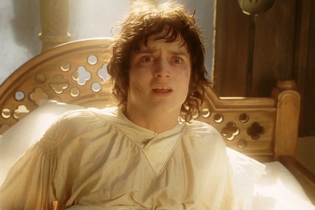 После защищенного. Фродо в постели. Фродо упорот. Фродо проснулся в Ривенделле.