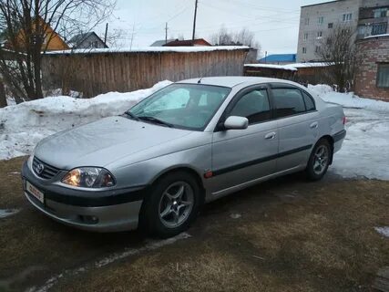 Тойота авенсис 2001 года
