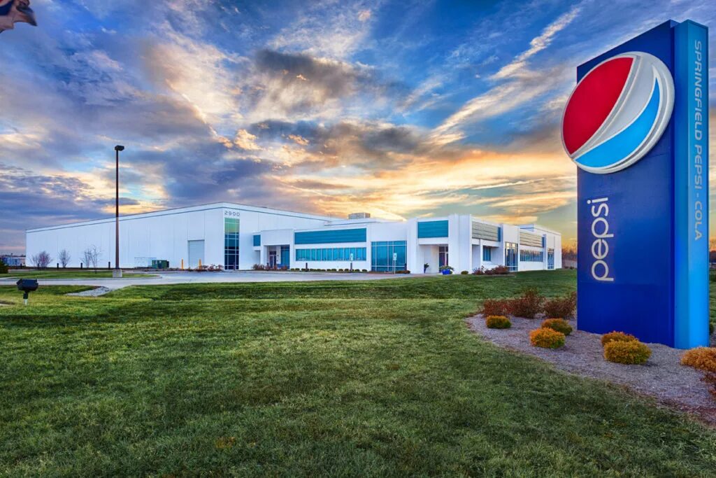 Швейцарская glencore. Intel компания. Логотип глаксосмиткляйн. 100 иностранных предприятий. 100 иностранных предприятий.