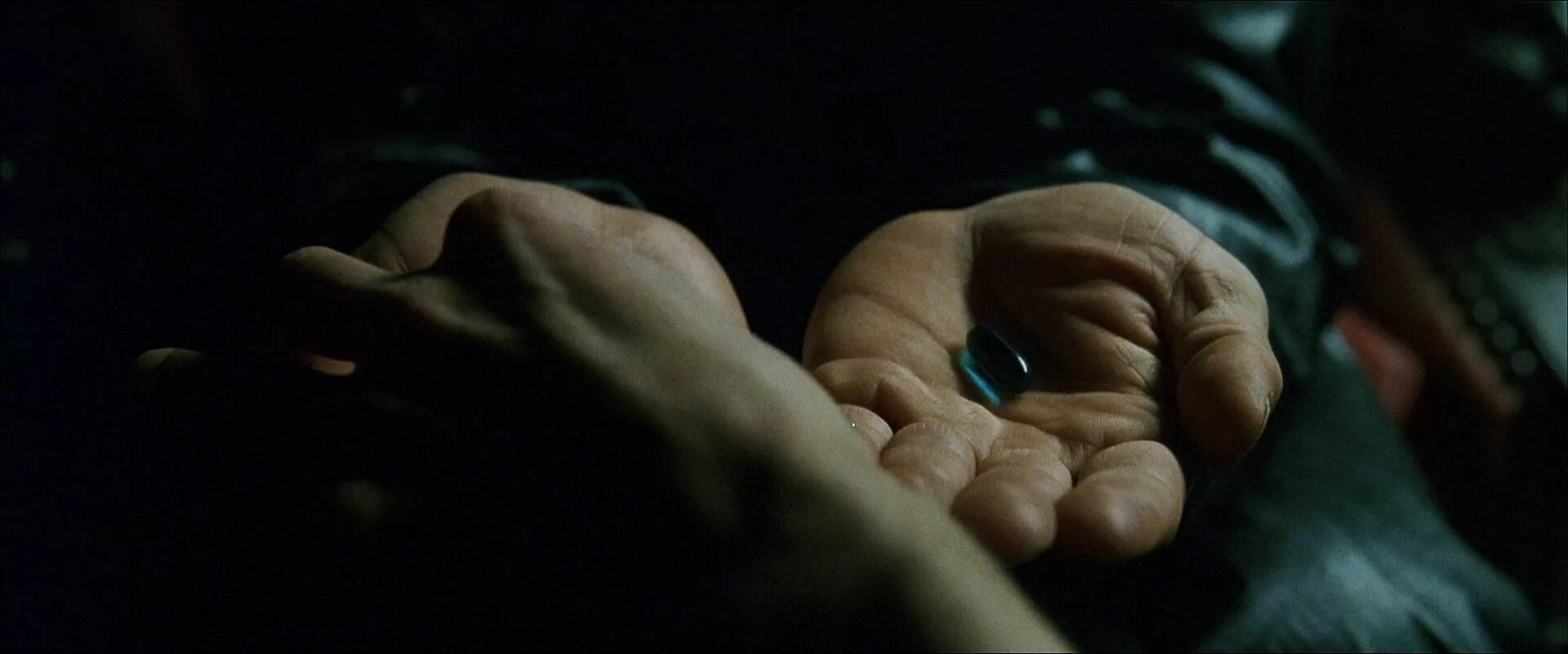 Морфеус red pill blue pill. Можно две таблетки. Две таблетки. Матрица нео и морфеус. Можно две таблетки.