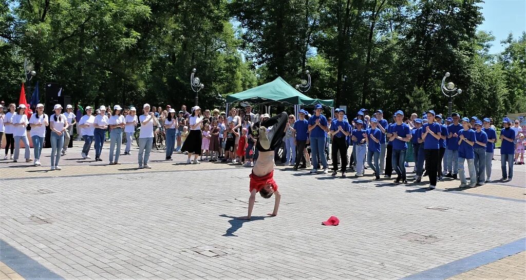 Наводнение в хабаровске 2013. 10 июня хабаровск. 10 июня хабаровск. 10 июня хабаровск. День молодежи хабаровск.