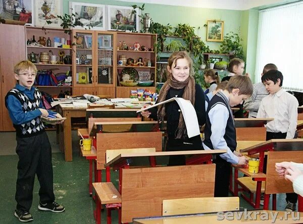 Директор ивняковской школы ярославль. Ивняковская школа. Ивняковская школа. Ивняковская средняя школа ярославль. Ивняковская школа.