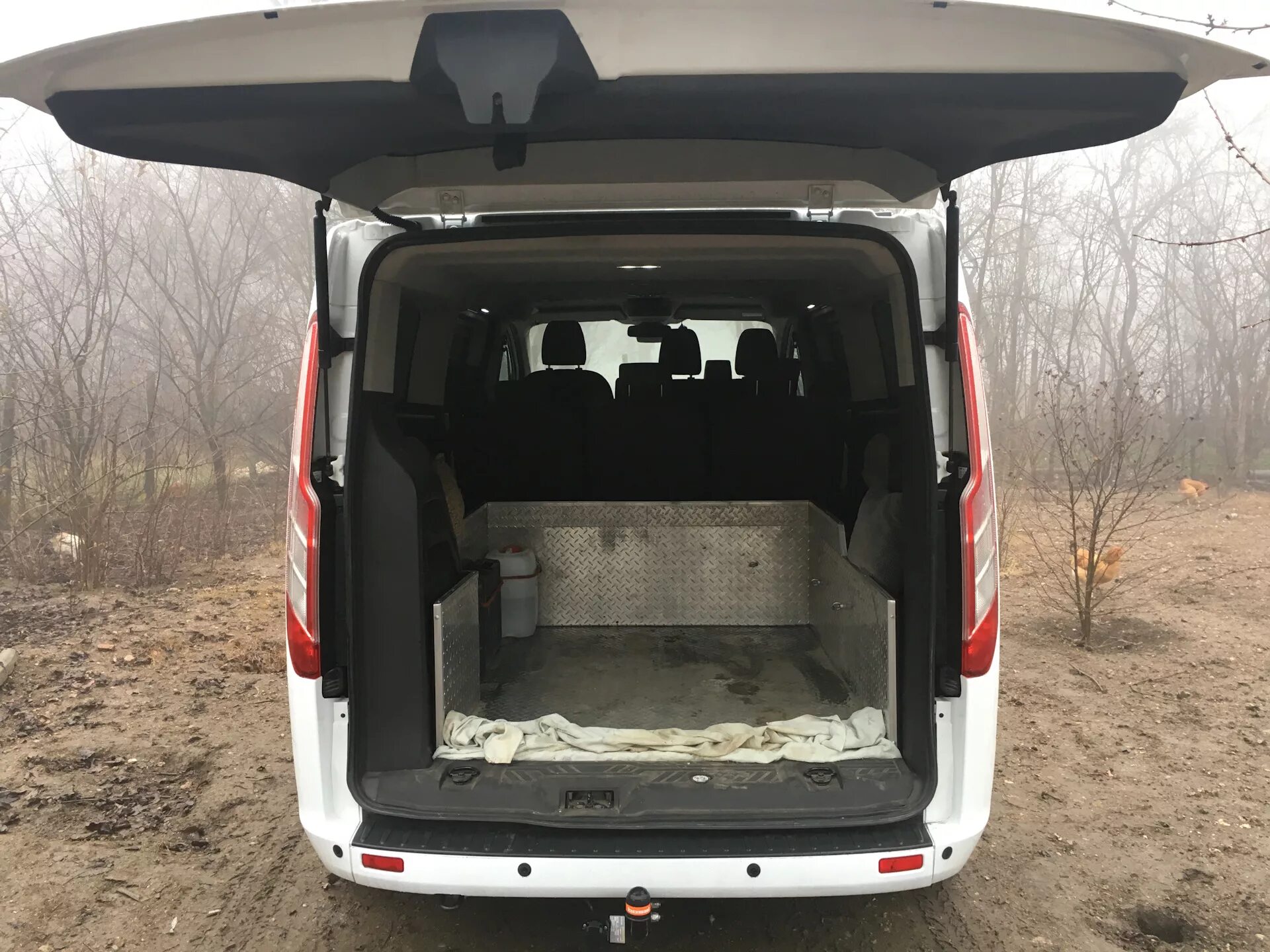 Transit багажник. Ford tourneo connect 2008 багажник. Багажник на крышу форд транзит 2008. Багажник на крышу форд транзит. Багажник на крышу форд транзит 2008.