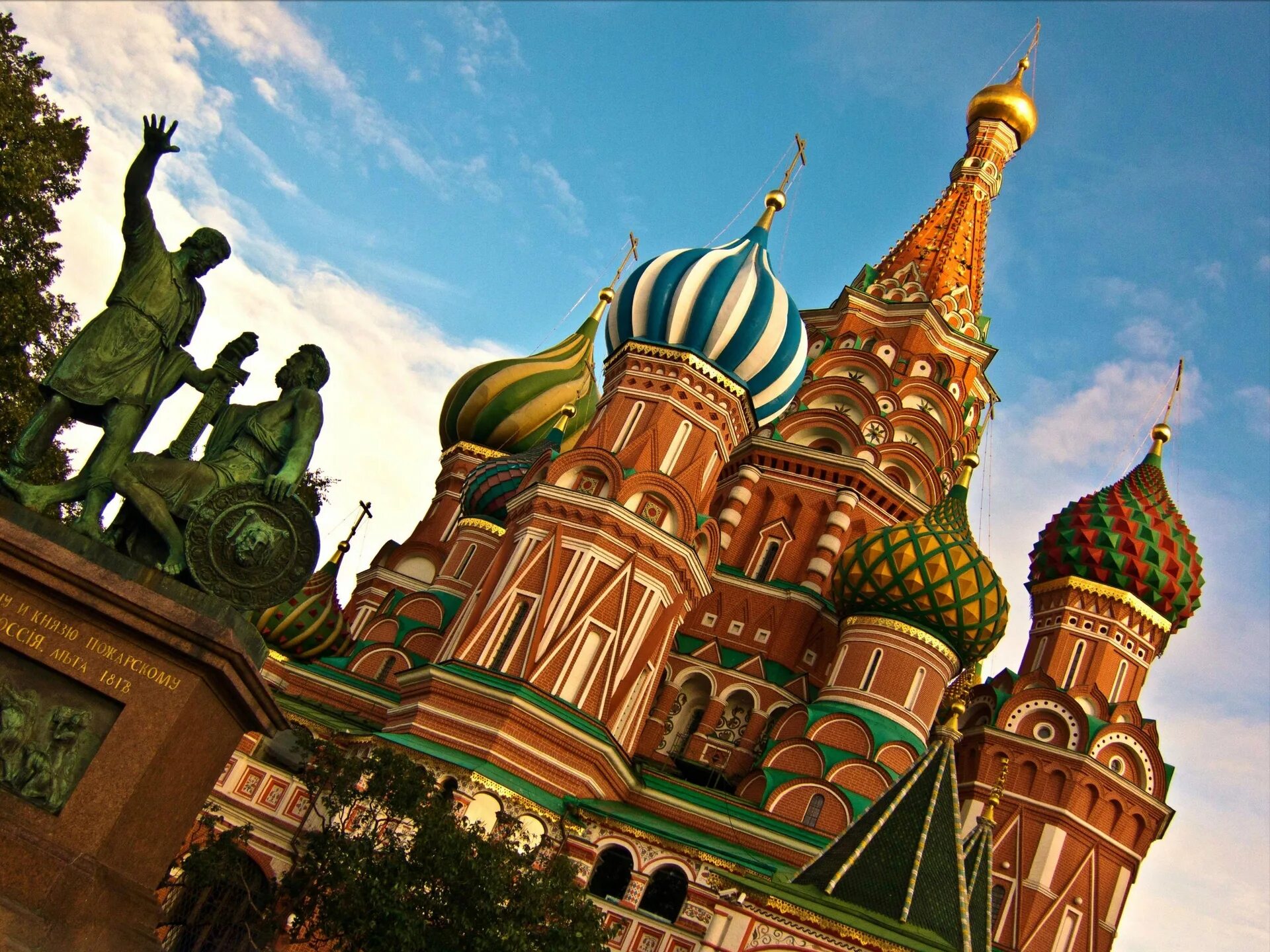 Достопримечательностей например. Пизанская башня и пизанский кафедральный собор. Семь чудес света пизанская башня. Достопримечательностей например. Достопримечательностей например.