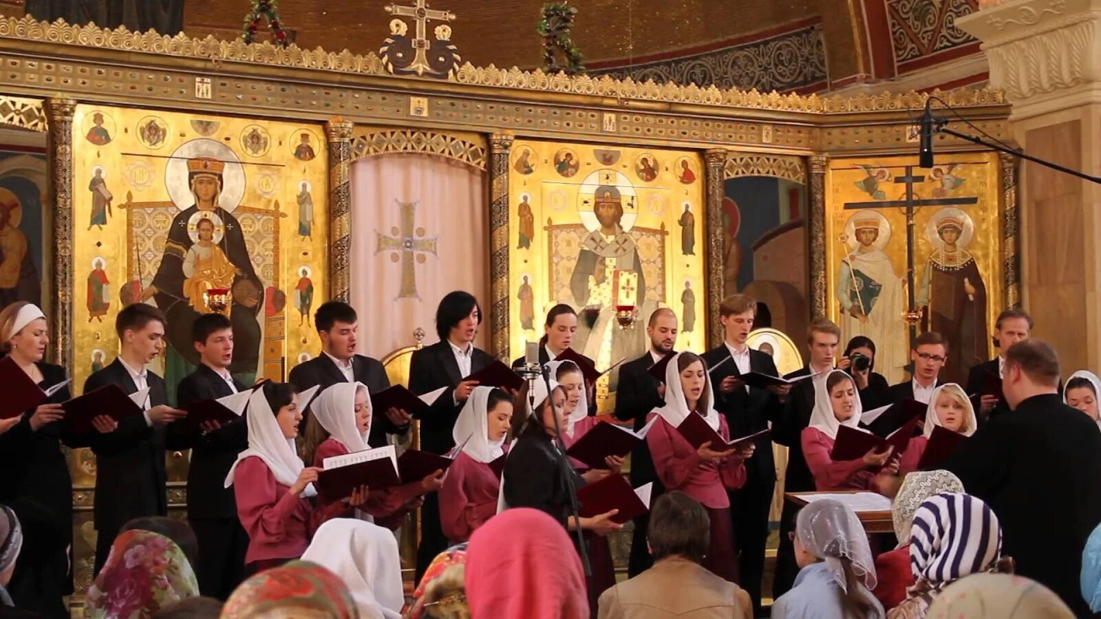 Хор в православном храме. Церковное пение в Пасху. Хоровое пение в храме. Хоровое пение в церкви. Православные песнопения хор