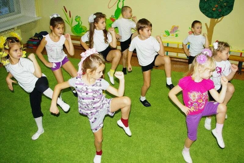 Музыкальные движения в младшей группе
