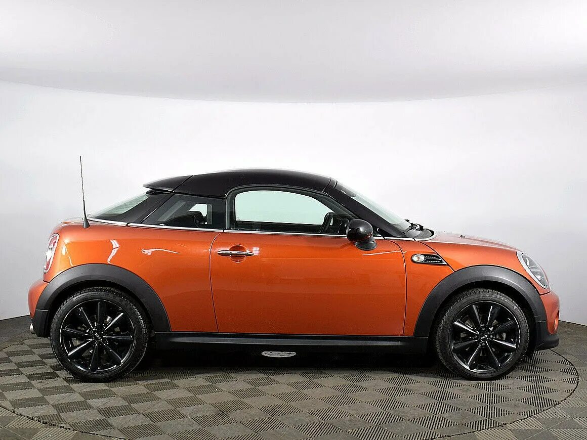 Оранжевый 1 1 20 август 2021. Mini Cooper Coupe 2013. Mini Cooper s Coupe. Mini Coupe Cooper i Orange. Оранжевый мини Купер.