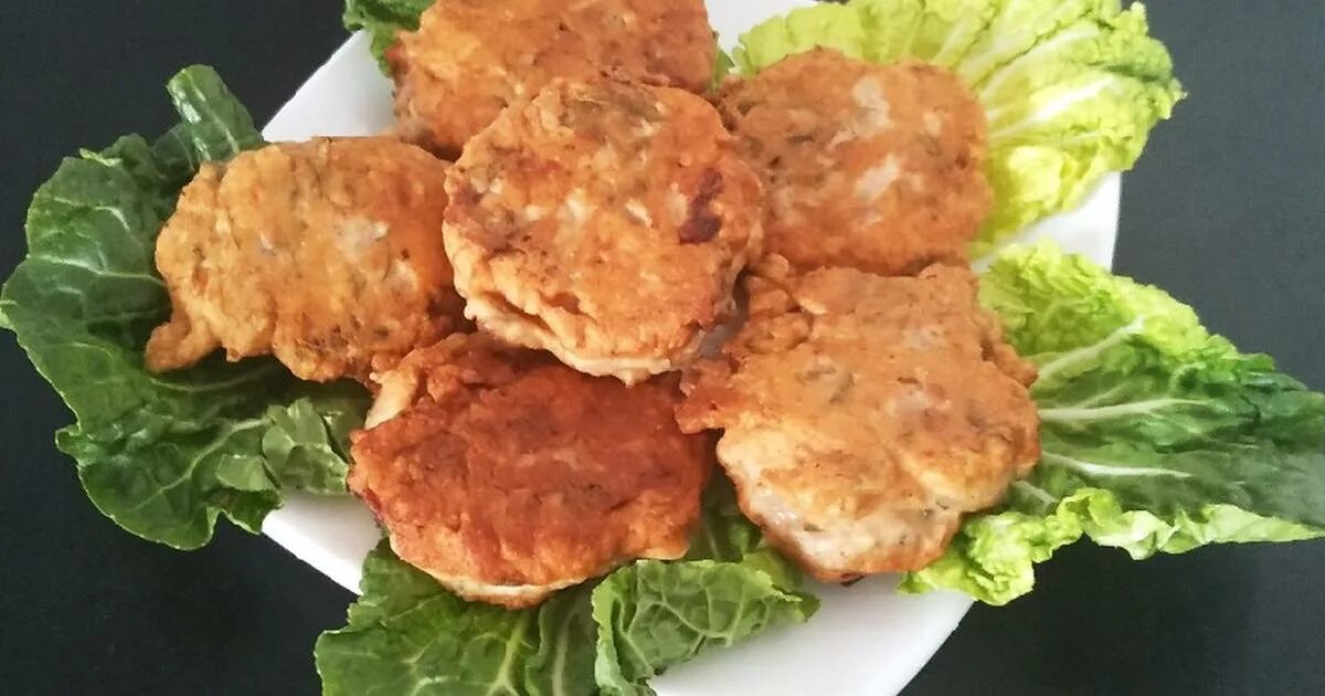 Котлеты из молоки лососевых. Котлеты из кеты. Котлеты из горбуши. Котлеты из кеты. Кухня наизнанку рыбные котлеты.