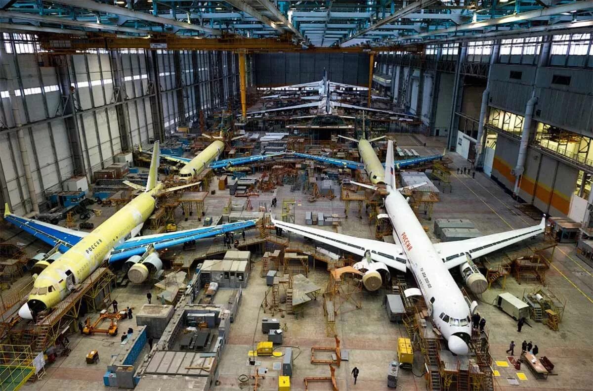 Ил 76 ульяновский завод. Авиастроение где. Ил 76 авиастар. Васо завод ил-96. Комсомольск на амуре завод суперджет.