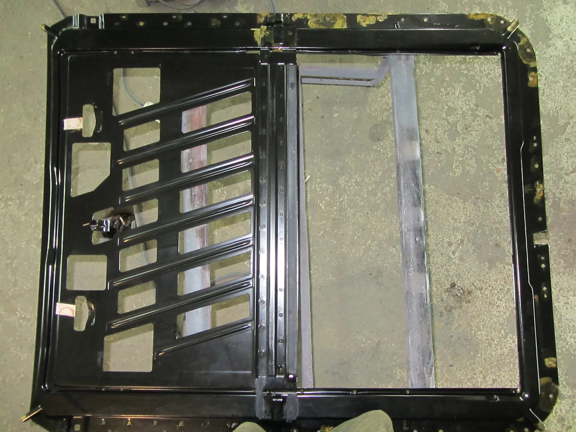 Люк мерседес w210. Люк от 210 на 124 мерседес. Люк мерседес 210. Крыша w210 люк. Люк мерседес w210.