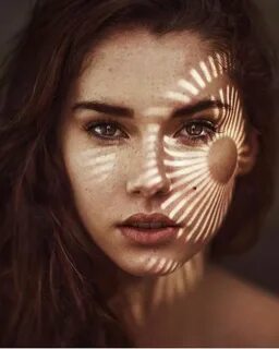 Лица с изображением на фотографии