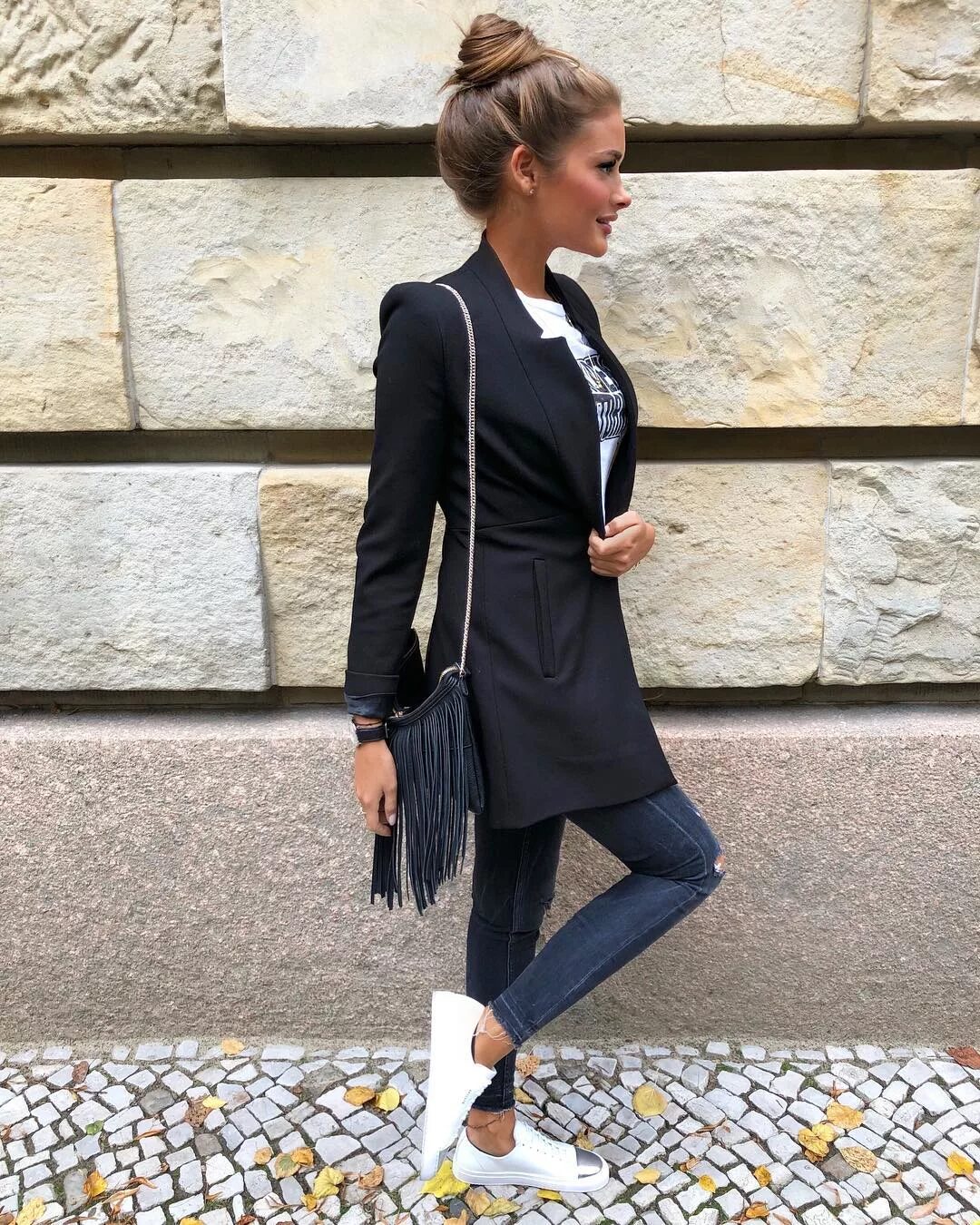 пиджак оверсайз женский. образ под пиджак женский. стильные классические образы. стиль смарт кэжуал для женщин. тотал блэк лук женский 2022.