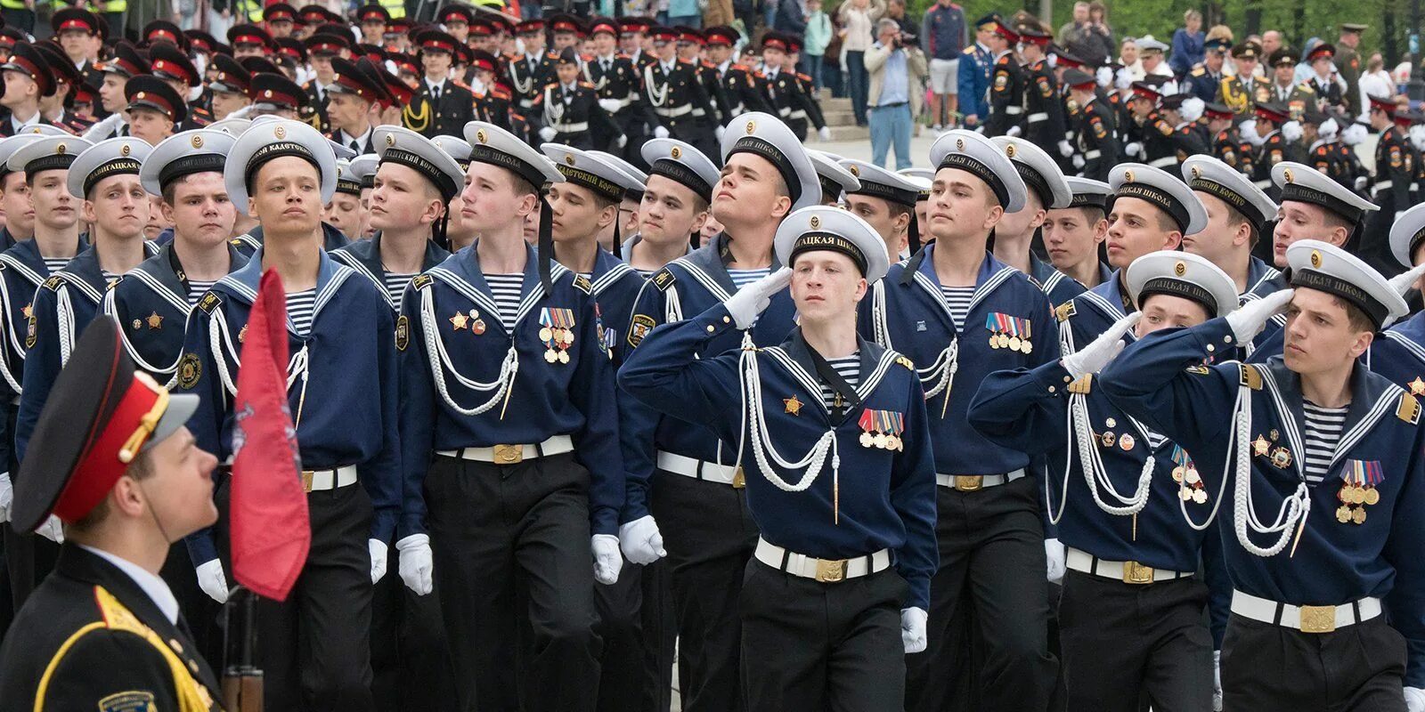 Нахимовцы на параде в Москве на красной площади. Парад Победы нахимовцы. Нахимовцы на парадах на красной площади.