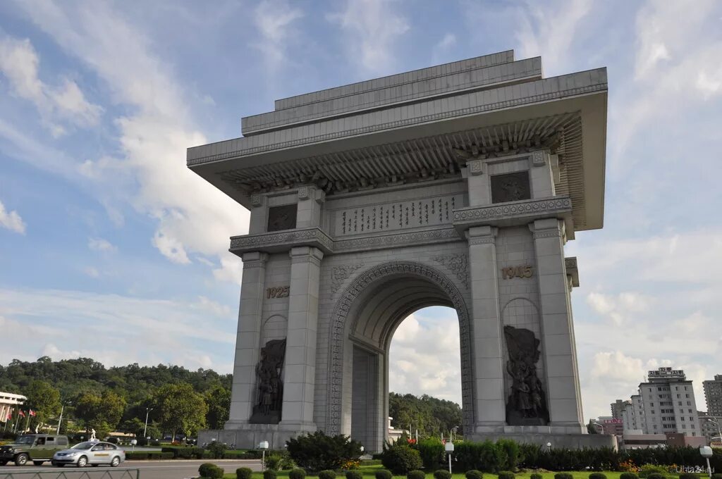 триумфальная арка париж самая большая в мире. триумфальная арка париж. новая триумфальная арка в париже. большая арка триумфальная. триумфальная арка молдова.