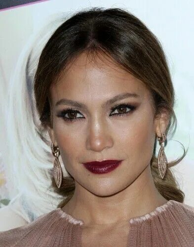 How To Replicate Jennifer Lopez's Makeup Routine - The List Jennifer lopez makeu