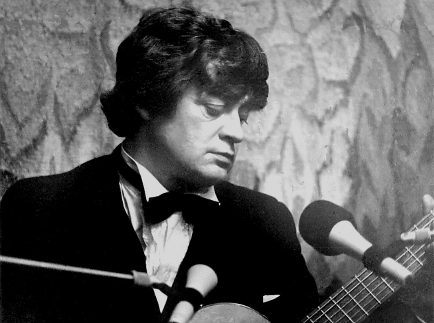 Вадим мулерман в молодости. Вадим мулерман. Серге́й гео́ргиевич заха́ров. Юрий гуляев 1983. Певцы 60 годов список советские.