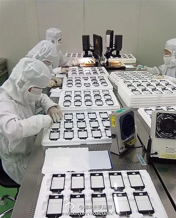 Где собирают телефоны. Завод Apple. Завод по производству айфонов. Производство смартфонов. Завод Apple в Китае.